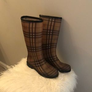 Burberry rain boots